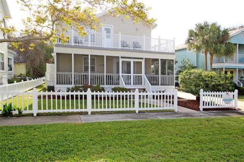 Cozy Beach House