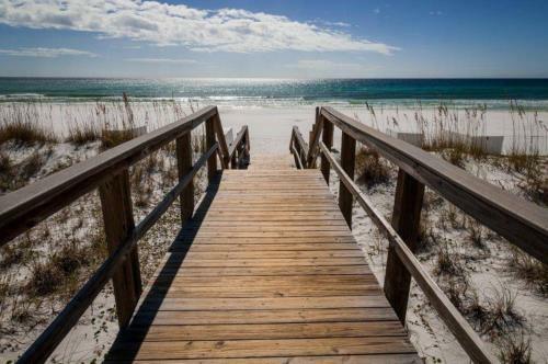 Mainsail Condominiums #332 By Destin Getaways