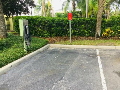 Beautiful 3 Bedroom Apartment Minutes From Disney!