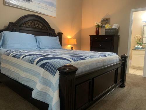 Beautiful 3 Bedroom Apartment Minutes From Disney!