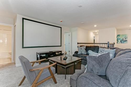 Superior 9 Bed Games Room, Pool Spa Themed Rooms! Home