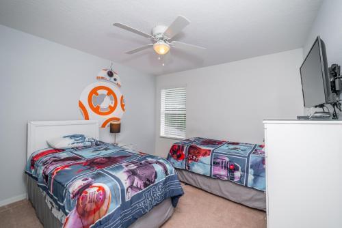 1219 Gorgeous Home W/3-master's*games Rm*themed Rm