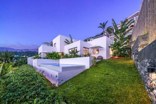 Casas Da Vargem Shared Swimming Pool By An Island Apart