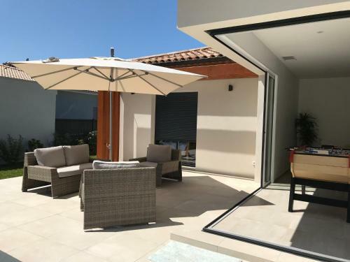 Location Villa Entre Lac Et Oc�an Avec Son Spa de Nage