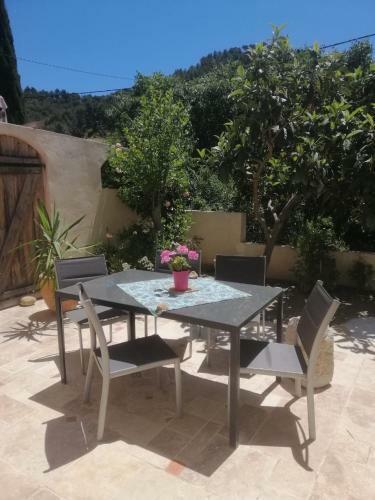 Apartamento Maison Proven�ale - 2 Chambres - 2,5km de La Plage