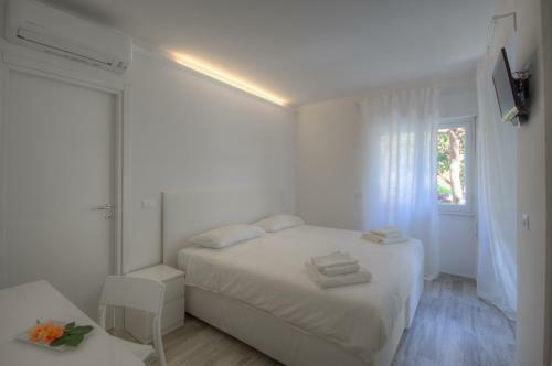 Hostal Rione San Carlo
