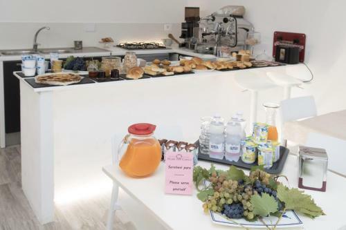 Hostal Rione San Carlo