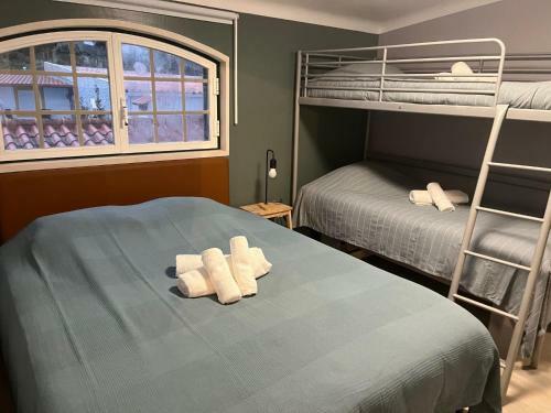 Sun House - Near Sintra - Triple Rooms - Kitchen - Pool