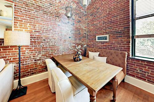 Loft On Congress