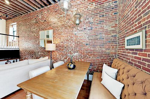Loft On Congress