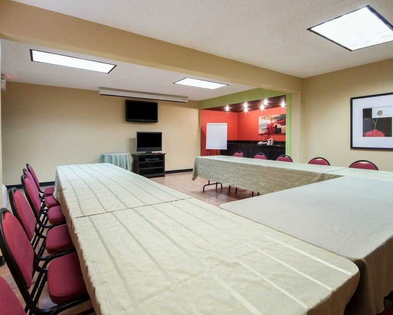Hotel Quality Inn Airport East