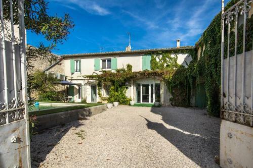 Grande Maison Vigneronne.