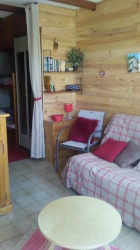 Studio R�nov� Avec Jardin Et Vue D�gag�e, 4 Nuits Minimum