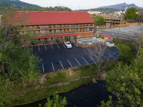 Hotel Timbers Lodge - Pigeon Forge