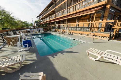 Hotel Timbers Lodge - Pigeon Forge