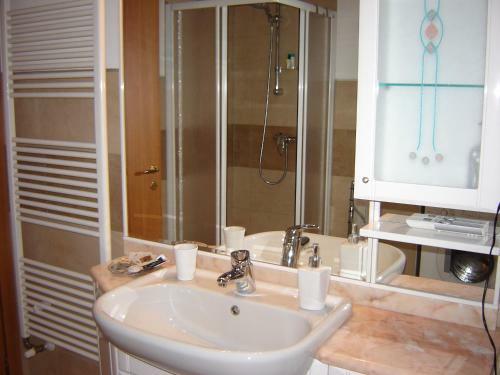Apartamento A 7 Km Da Salo' Casa Del Sole Mansarda