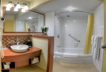 Hotel H�tel Universel, Centre de Congr�s Rivi�re-du-loup