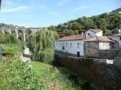 Ref�gio Da Vila - Refuge Of The Village