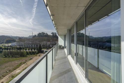 Luxurious Impressive Apartment - Balcony And Pool