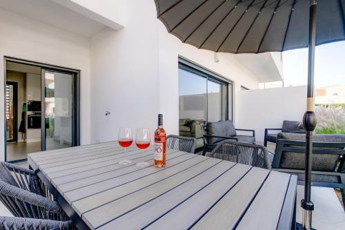Villa Luxury Townhouse With Pool In Alvor