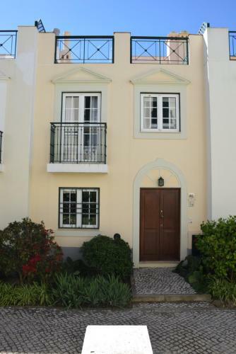 Old Village Design 3 Bedroom Townhouse
