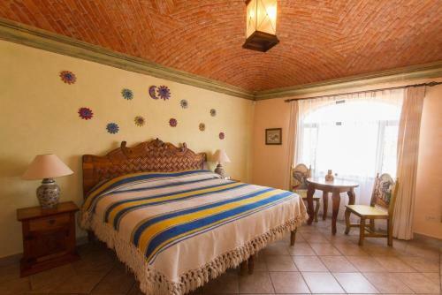La Casa de Las Bugambilias - Boutique Villas Xichu