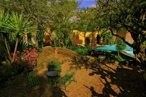 La Casa de Las Bugambilias - Boutique Villas Xichu