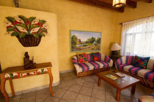 La Casa de Las Bugambilias - Boutique Villas Xichu