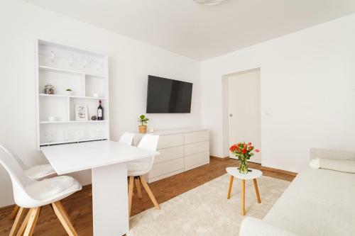 Design Apartment / 2 Room / Central / Contactless Check-in