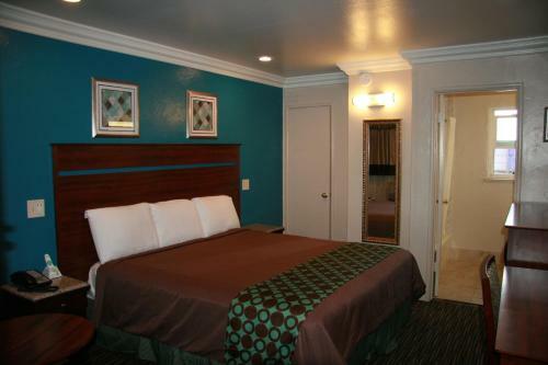 Hotel Civic Center Lodge / Lake Merritt Bart