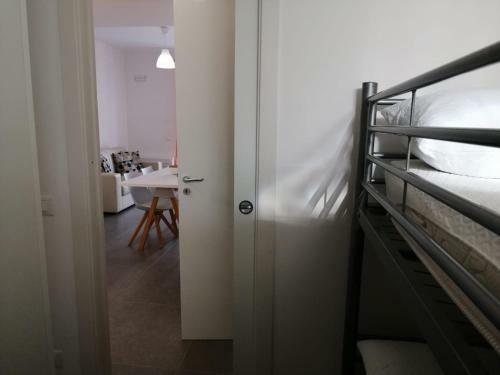Casa Mirea Di Teti Con Piscina A Macari