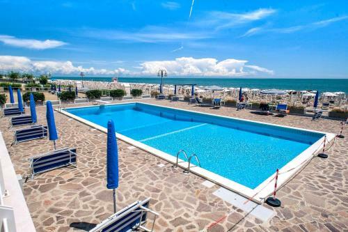 Sea View Apartment With Swimming Pool