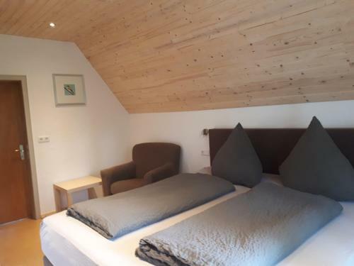 Hostal B & B Der Waldvogel