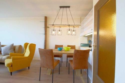 Apartment 581