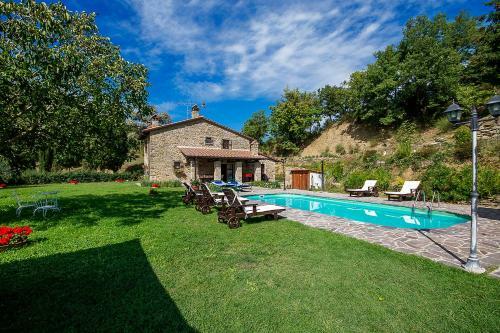 Villa Tuscan Farmhouse With Swimming Pool