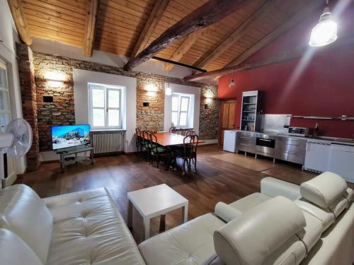 Riviera Delle Langhe Country House With A Pool