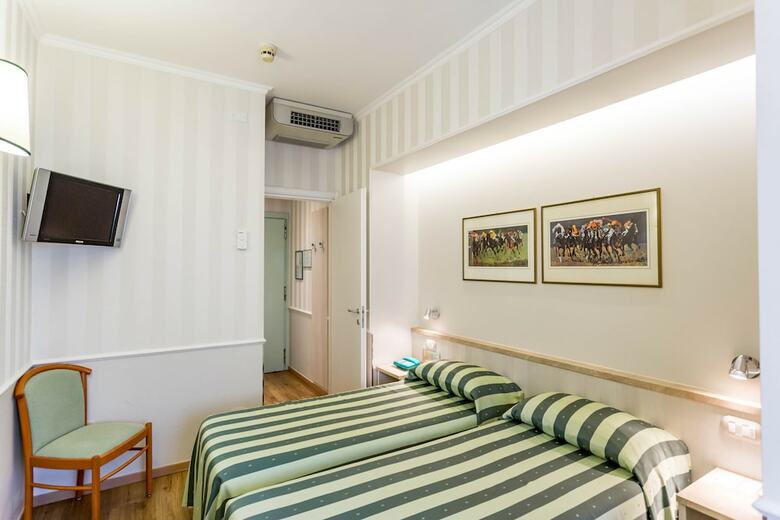 Hotel Flora