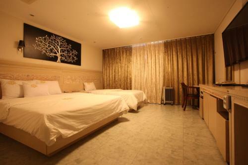 J-top Hotel