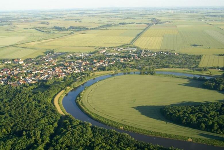 Naturh�uschen An Der Burg