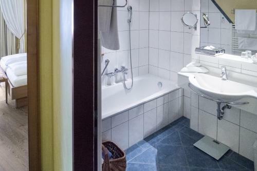 Hotel Ebner's Waldhof Am See Resort & Spa