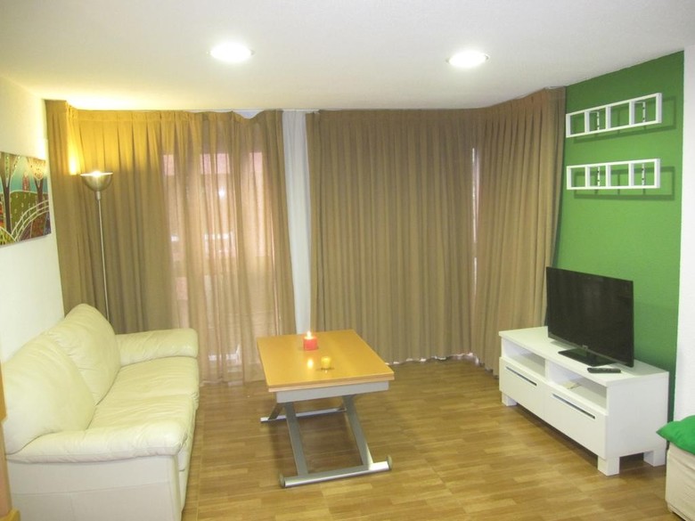 Apartamentos Kasa 25 Centro Baz�n