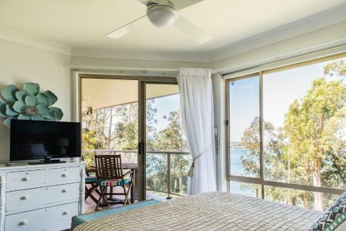 Anne's Waterfront Haven B&B
