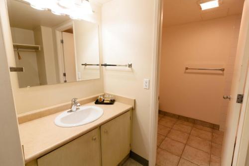 Motel Bcm Inns Fort Mcmurray - Franklin Avenue