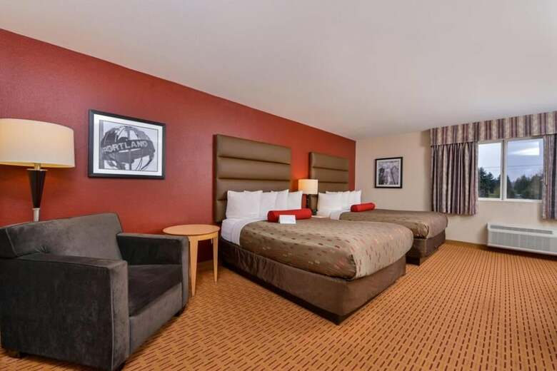 Hotel Clackamas Inn And Suites