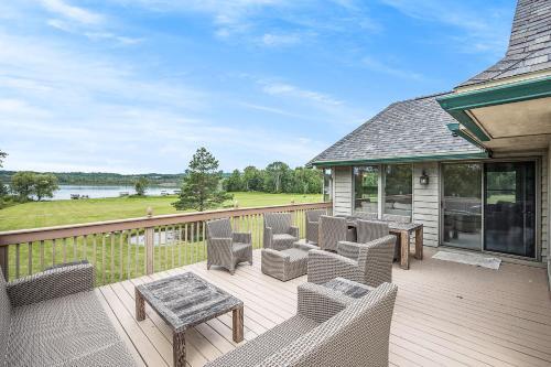 Crooked Lake Luxury