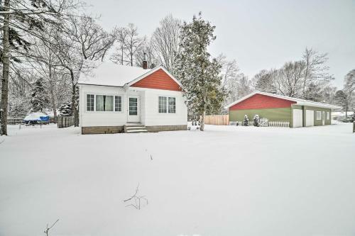 Torch Bay Hideaway Cottage Near Torch Lake