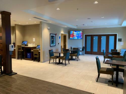 Hotel Comfort Inn & Suites