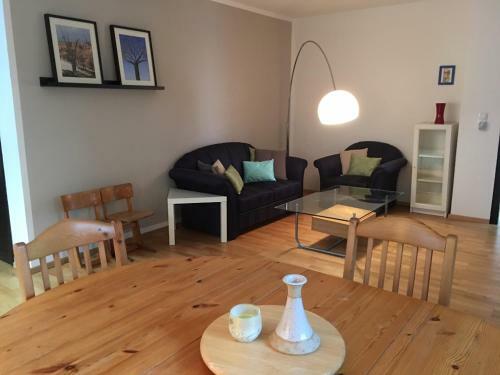 Gro�z�giges Apartment Mit Blick Ins Gr�ne Und Eigener Terrasse