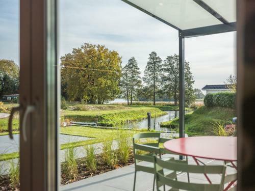 Apartamento Luxus Fewo 122 M� Direkt Am Wasser Mit Boot