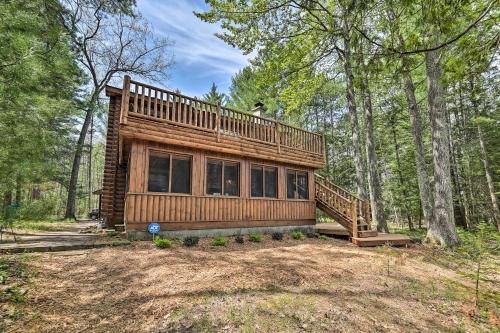 Luxe Riverfront Lodge With Kayaks Near Torch Lake!